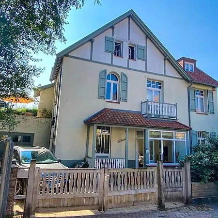 Trianon -summer Beachhouse Holiday home *